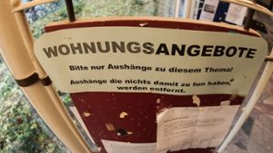 Der Mieterbund beklagt, dass insbesondere günstiger Wohnraum etwa für Studenten oder Geringverdiener in Stuttgart verloren geht. Die Stadt reagiert mit einem Zweckentfremdungsverbot – will aber selbst in Degerloch Wohnhäuser verkaufen. Foto: dpa