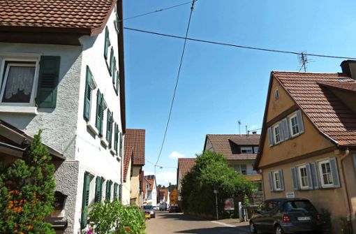 Im Ortskern von Plieningen befinden sich viele Wohngebäude, die schon älter sind. Die meisten werden mit fossilen Energien beheizt. Das soll sich ändern. Foto: Judith  Sägesser