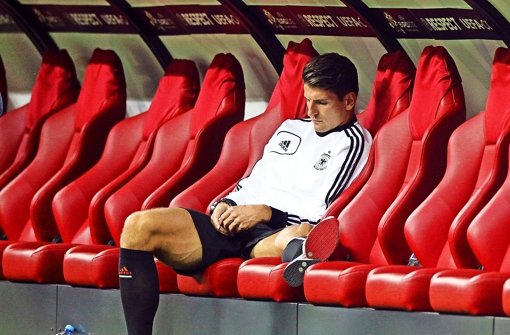 Bundestrainer Joachim Löw hat Stürmerstar Mario Gomez in der Nationalmannschaft noch nicht abgeschrieben. Foto: dpa
