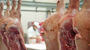 Laut Statistik wurden in Deutschland mehr als 59 Millionen Schweine und 3,6 Millionen Rinder. Die Menge an Geflügelfleisch betrug demnach rund 1,5 Millionen Tonnen(Symbolbild) Foto: dpa-Zentralbild