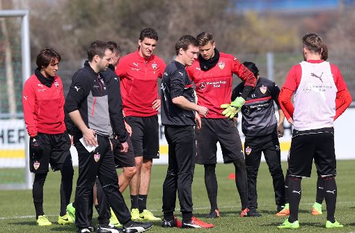 Trainer Hannes Wolf hat sich auf folgenden 18-Mann-Kader des VfB Stuttgart für das Spiel bei der SpVgg Greuther Fürth festgelegt. Foto: Pressefoto Baumann