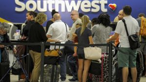 Eine Frau ist in den USA aus einem Flugzeug der Fluggesellschaft Southwest Airlines gezerrt worden. (Symbolbild) Foto: Tampa Bay Times