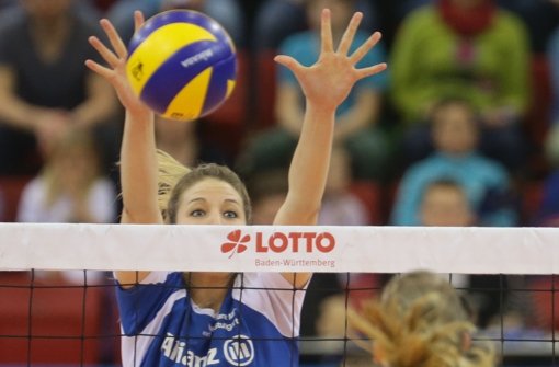 Nichole Lindow: Im Kampf um Sponsoren müssen sich die Stuttgarter Volleyballerinnen gewaltig strecken Foto: Baumann