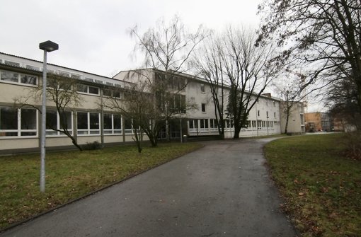 Von außen wird sich am Hauptgebäude der Uhlandschule nicht viel ändern. Innen hingegen wird modernste Energiespartechnik installiert. Foto: Archiv Bernd Zeyer