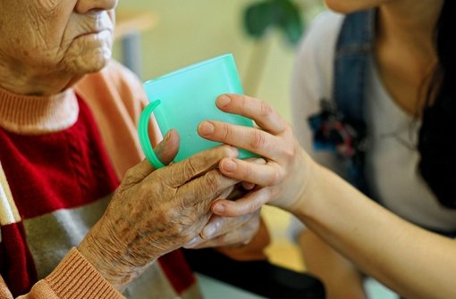 Der Fachkräftemangel in der Altenpflege macht auch um Leinfelden-Echterdingen keinen Bogen. Foto: Archiv dpa