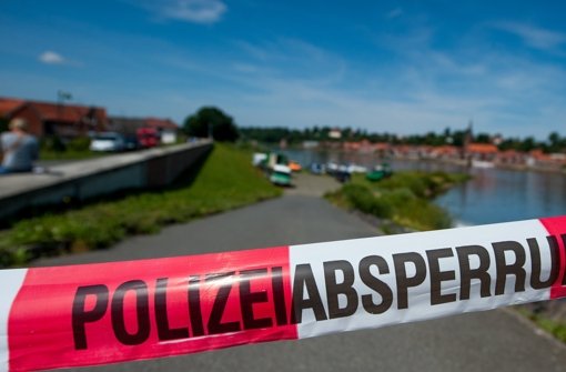 Die Polizei hatte bereits kurz nach dem Verschwinden der Familie aus Niedersachsen umfangreiche Suchaktionen in der Elbe gestartet. Foto: dpa
