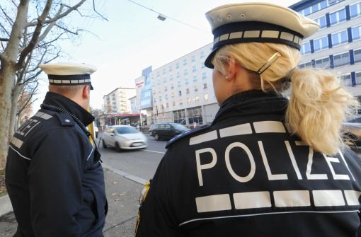 Nach einer Bombendrohung gegen eine Esslinger Schule hat die Polizei noch am Montag einen Verdächtigen ermittelt. Foto: Franziska Kraufmann/dpa