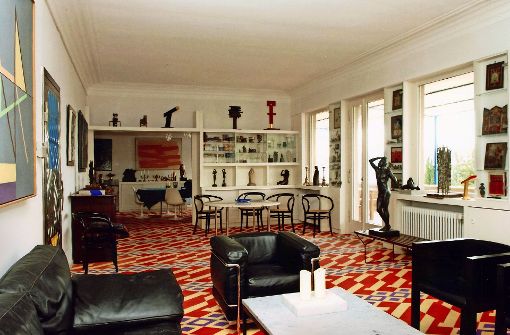 Ein Blick in die Hajek-Villa, wie sie früher war. Der markante Teppichboden ist beseitigt, die Möbel und Kunstwerke sind auch entfernt. Foto: Robert Thiele