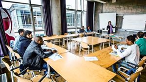 Ein Klassenraum der Volkshochschule am Rotebühlplatz: Derzeit ist das Kursangebot für Flüchtlinge in Stuttgart überschaubar Foto: Lichtgut/Leif Piechowski