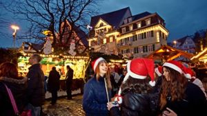 Auf dem  Marktplatz   ist  der traditionelle  Weihnachtsmarkt, mittelalterlich wird es am Hafenmarkt und am Rathausplatz , Foto: Rudel