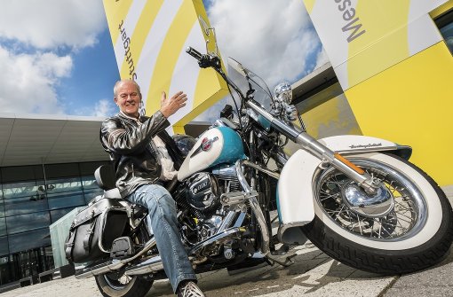 Ulrich Kromer, Geschäftsführer der Messe Stuttgart, mit seiner Harley Davidson Heritage Softail. Foto: Messe Stuttgart