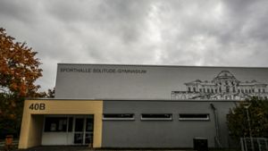 Die dreiteilige Schulsporthalle in Weilimdorf ist belegt, der Sportunterricht muss ausweichen. Foto: Lichtgut/Leif Piechowski