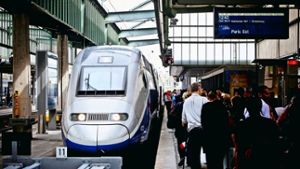 Vier Mal am Tag fährt der TGV – auf Deutsch Hochgeschwindigkeitszug – von Stuttgart nach Paris. Foto: Peter Petsch