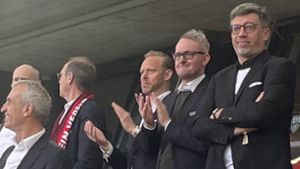 In der VfB-Ehrenloge sitzen die Akteure des Machtkampfs    nebeneinander