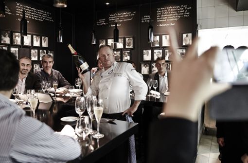 Der gebürtige Vorarlberger Dieter Koschina kocht jeden Tag ein anderes Menü. Dafür wurde er mit zwei Michelin-Sternen ausgezeichnet. Foto: Hotel Vila Joya