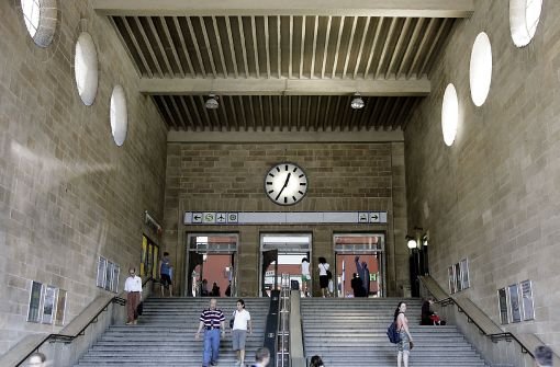 Sowohl der milliardenschwere Umbau des Stuttgarter Hauptbahnhofs wie auch die ICE-Trasse nach Ulm seien ausschließlich Bundesaufgaben, heißt es in einem neuen Gutachten. Foto: dpa