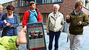Die Geschichten aus Heslach werden auf Smartphones und Tablets angezeigt. Foto: Lisa Wazulin