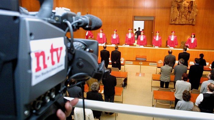 Kameras ziehen in den Gerichtssaal ein