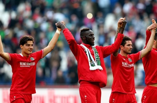 Hannover 96 kann sich über den ersten Saisonsieg in der Fußball-Bundesliga freuen. Foto: Getty Images