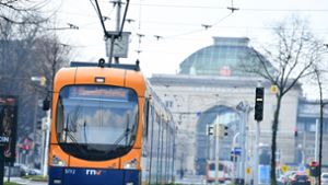 Person wird in Mannheim von Straßenbahn erfasst