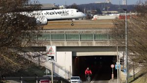 Schwieriges Terrain für Radler: Der Flughafentunnel Foto: Ines Rudel