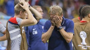 Jürgen Klinsmann kann es nicht fassen: Im Achtelfinale der WM scheitert er mit den USA an Belgien. Foto: Markus Merz