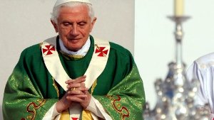 Eine Nachricht, die überrascht: Papst Benedikt XVI. tritt ab. Foto: dpa