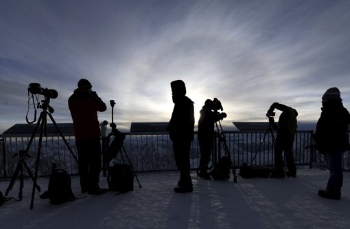 Am Freitag werden viele Hobbyfotografen versuchen, die partielle Sonnenfinsternis im Bild festzuhalten. Wir geben Tipps, wie die Bilder gelingen. Foto: dpa