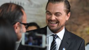DiCaprio hat gut lachen: Zu der Vorführung seines Dokumentarfilms am Donnerstagabend kamen zahlreiche hochrangige Politiker und Schauspieler. An diesem Freitag kommt „Before the Flood“ in die amerikanischen Kinos. Foto: AFP