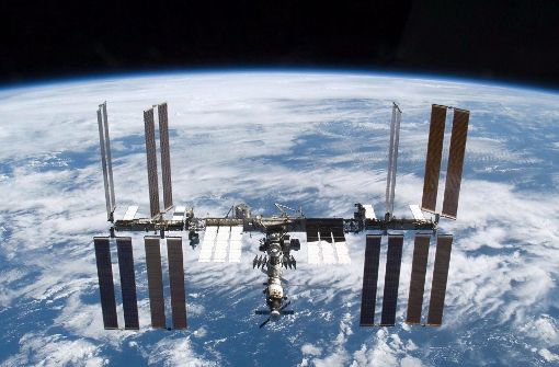 Etwa 400 Kilometer über der Erde kreist die Internationale Raumstation (ISS). Foto: epa/NASA