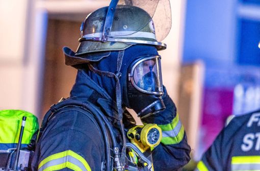 Ein Feuerwehrmann mit Atemschutz: Rauchgase sind bei Bränden am gefährlichsten. Foto: 7aktuell.de/ Gruber