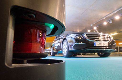 Das Parken in der Zukunft soll durch Bosch-Technologie komplett fahrerlos funktionieren. Foto: dpa