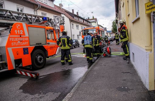 Die alarmierte Feuerwehr konnte den Brand in Stuttgart-Münster löschen, der durch brennendes Fett verursacht wurde. Foto: SDMG