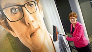 Wahlkampf auf Saarländisch:   Annegret Kramp-Karrenbauer (CDU) regiert das Bundesland seit 2011 und tritt am 26. März wieder an. Foto: dpa