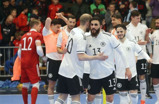Muhammet Sözer (Nummer 13) und die DFB-Auswahl haben die Play-Off-Spiele erfolgreich absolviert. Foto: Baumann