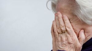 Pflegehelfer soll Seniorinnen misshandelt und gefilmt haben