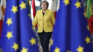 Wenige Wochen nach einem ersten Durchbruch bei den Brexit-Verhandlungen wird die britische Premierministerin Theresa May bei Bundeskanzlerin Angela Merkel erwartet. Foto: AP