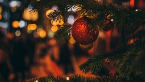Lichterglanz und Familienzeit – das gehört für viele zum Weihnachtsfest dazu. Foto: Unsplash