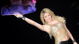 Die kolumbianische Sängerin Shakira bei einem Auftritt in der SAP-Arena in Mannheim im Rahmen ihrer Welttournee The Sun Comes Out. Foto: dapd