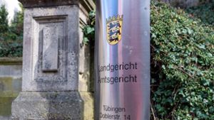 Der Vorsitzende  Richter des  Landgerichts Tübingen verurteilte den angeklagten 45-Jährigen zu lebenslanger Haft. Foto: imago//Sascha Walther