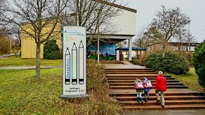 Die Schule in Döffingen muss dringend renoviert werden, für die Gemeinschaftschule soll es einen Anbau geben. Foto: factum/Weise