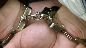 Ein 43-jähriger mutmaßlicher Zuhälter ist am Dienstagmorgen in Stuttgart-Mitte festgenommen worden. Er soll eine 20 Jahre alte Frau zur Prostitution gezwungen, geschlagen und bestohlen haben. (Symbolbild) Foto: dpa (Symbolbild)