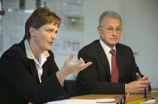 Uta-Micaela Dürig (links) und Joachim Rogall, die beiden Geschäftsführer, haben der Robert Bosch Stiftung eine strategische Kurskorrektur verschrieben. Foto: Lichtgut/Leif Piechowski