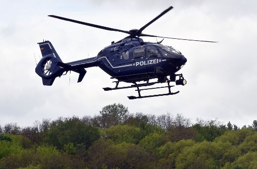 Die Polizei suchte mit einem Hubschrauber nach dem Autodieb (Symbolbild). Foto: dpa