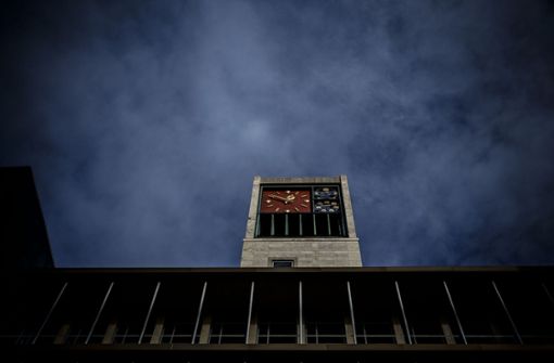 Dunkle Wolken über dem Rathaus? Was die Finanzen betrifft keineswegs. Foto: Lichtgut/Leif Piechowski
