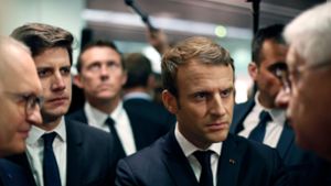 Emmanuel Macron muss sich immer häufiger kritische Töne anhören. Foto: AFP