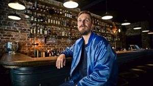 Wird auch Zeit: Janusch Munkwitz kümmert sich um die Barkultur und eröffnet am Freitag das Paul & George Foto: Lichtgut/Max Kovalenko