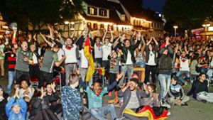Sindelfingen im Freudentaumel: auf dem Wettbachplatz feierten die Fans 2016 ein Fußball-Fest. Foto: factum/Bach