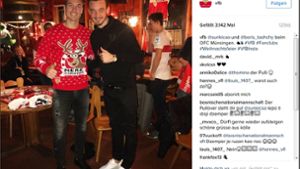 Zur Weihnachtsfeier mit den Fans darf die passende Kleidung nicht fehlen – auch nicht bei Toni Sunjic. Foto: Instagram