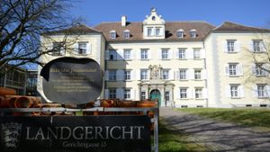 Das Landgericht Konstanz hat einen 80-jährigen Räuber zu mehreren Jahren Haft verurteilt. (Archivfoto) Foto: dpa